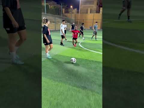 تخيل مين يكسب في تحدي ضربات الرأس😎