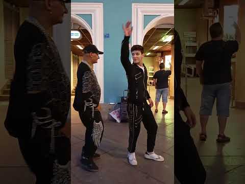 ЛЕГЕНДА НЕВСКОГО ПРОСПЕКТА, ТАНЦОР МАЙКЛ🥰 И САША🥰
