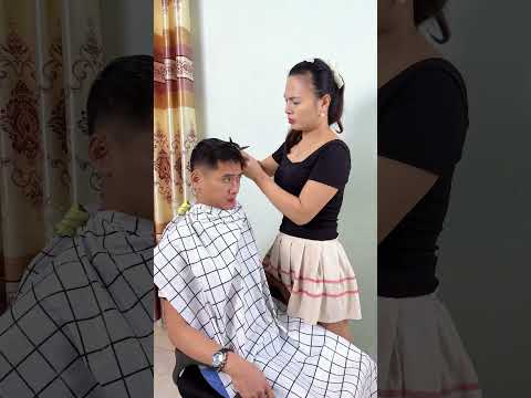 His hand should be in the right position.✂️😂🤣#funny #couple