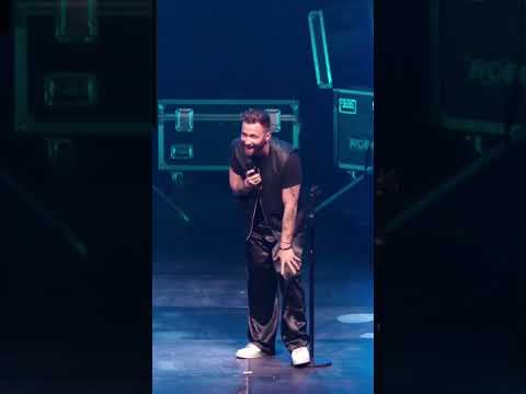 Regard Nino Arial Spectacle🤣#ninoarial #humoristefrancais #blague #standup #spectacle #psg #comédie