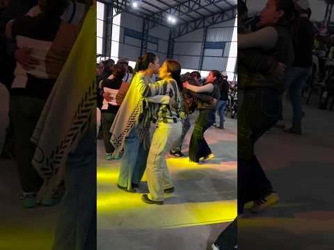 Hermoso como bailan las mujeres en los pagos chaqueños 🇦🇷 #chamame