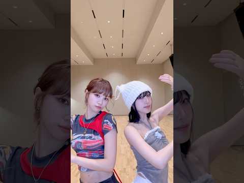 #KIMCHAEWON 님도 함께 네모네모 Sign〰💟 #최예나 #예나 #YENA #LE_SSERAFIM #김채원 #네모네모 #네모네모_Challenge #YENA_NEMONEMO