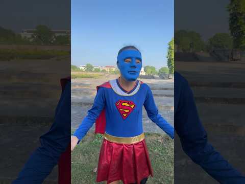 Super girl vs Deadpool - Marvel Toys