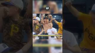 What an amazing moment for this kid and his friends🙏