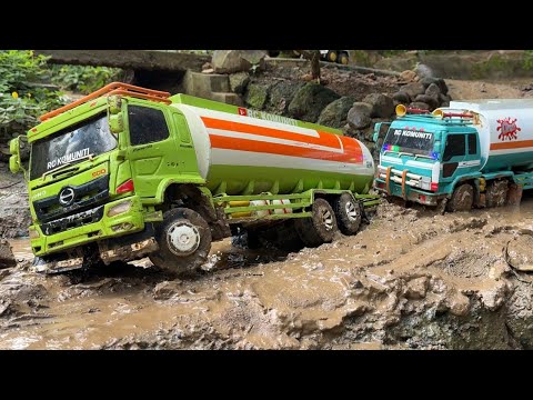 Tak SABAR menunggu ANTRIAN‼️ TERGELINCI masuk gorong2 truk tangki CPO Hino 500, Fuso belap super
