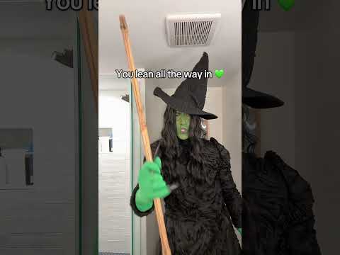 Dad hack: say yes to the costume. Regret nothing. 😆💚