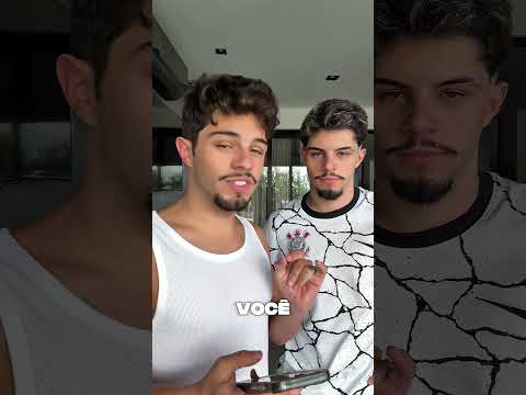 Tentando descobrir se meu irmão é daltônico mesmo 😆