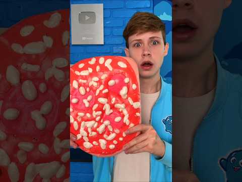 GIANT LUNCHLY CANDY PIZZA 🍕😱