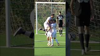 Er hat sie beim Torjubel verletzt… 🤕