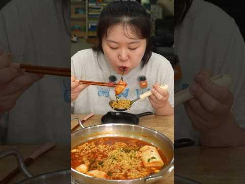 순두부 신라면에 시어머님표 <strong>총각김치</strong>!