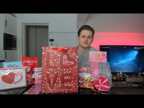 ASMR Showing my girlfriend's Valentines gifts 🎁 