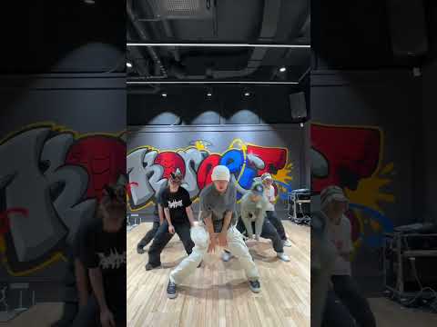 안무가가 직접 말아주는 배기진스 #NCTU  #BaggyJeans