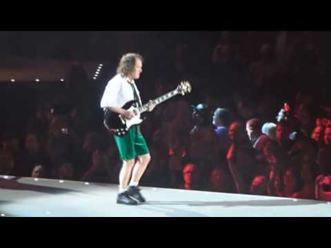 AC/DC Givin The Dog A Bone (Live in St Paul 2016) Multi-cam