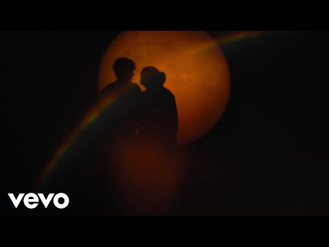 Louane - soleil (Clip officiel) ft. P3GASE