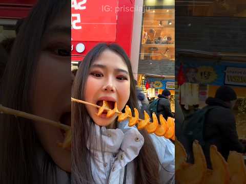 Priscila Ju provando comida em myeongdong #priscilaju #mukbang #provandocomida