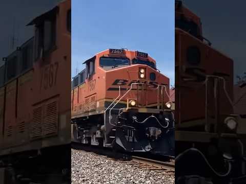 BNSF ES44DC 7567 leads BNSF I172 in Nappanee Indiana