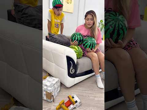 They broke this Minecraft chicken in half, and here's what they did โฆ ๐ฑ๐ขโค๏ธ