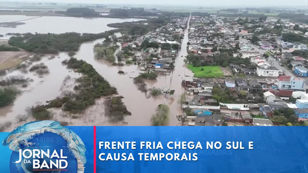 Frente fria chega no Sul causa temporais e cidades ficam alagadas