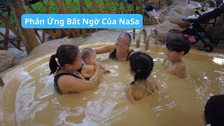 Phản ứng khó đỡ của Na & Sa khi lần đầu tắm bùn ở Nha Trang & hú hét làm ai cũng cười xỉu 🤣