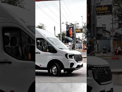 Ford Transit Premium 18 chỗ