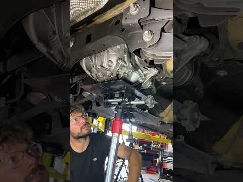 Full diff service BMW part1. #oneeyedgarage#autorepair#mechaniclife#diy#diff#differential#truck#bmw