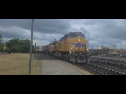 Union Pacific 6309 leads an intermodal in Roseville, CA