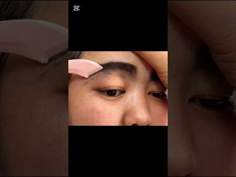 How to Trim Spiky Eyebrows Easily! ✨ Beginner-Friendly Tutorial #EyebrowShaping #shorts #trending