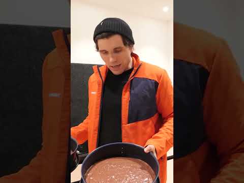 Paluten backt den Kuchen für GermanLetsPlay