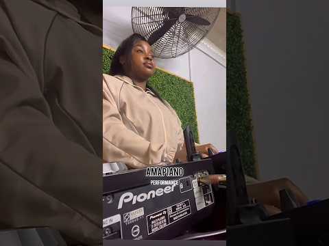 Djy Zanover Playing “Ithi Ah Ah Ah” Sgidongo Remix by Ntsakzin!