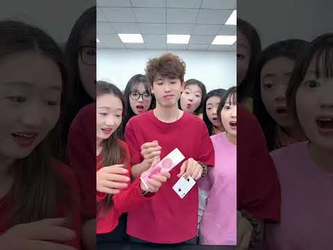 扑克牌魔术 #看完不笑算我输 #搞笑
