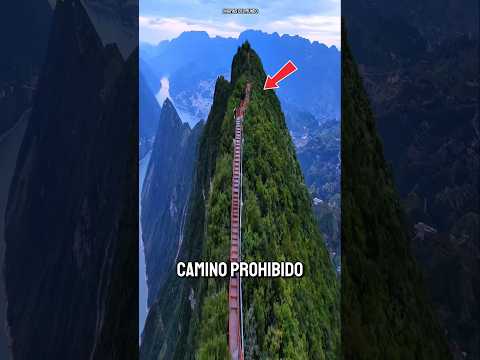 ¡Así es el camino más extremo del mundo en China!