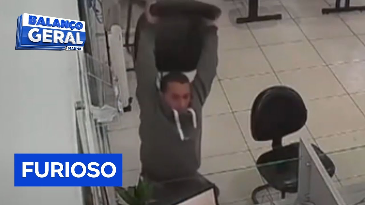 Homem bêbado destrói recepção de hospital