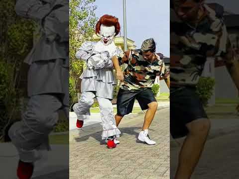 ENSINANDO O PALHAÇO IT (PENNYWISE) A DANÇAR