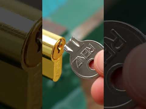 علمني ايها  صانع اقفال محترف