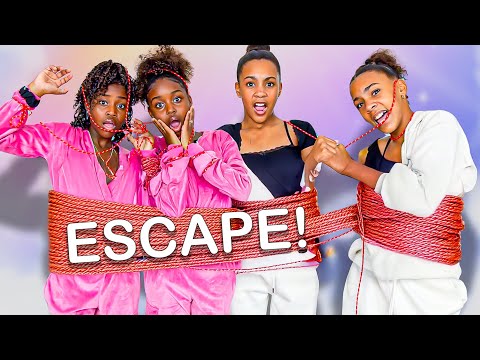 Twins vs Twins! 😱 15 Minutes To Escape!