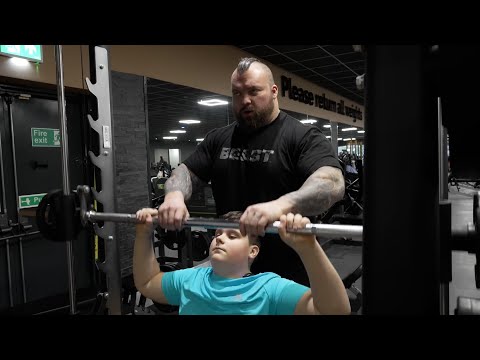 Eddie Hall Helps Make A Wish Kid With Smith Machine