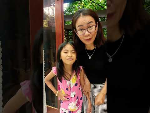 con mèo đen thui 😜#shorts