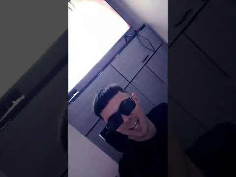 Ella quiere que la rompa 🎶 #ella #quiere #trendingshorts #shortsfeed