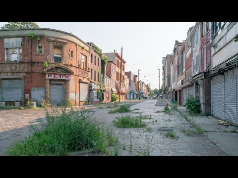 Exploring the Abandoned Ruins of America's Oldest Mall from 1818