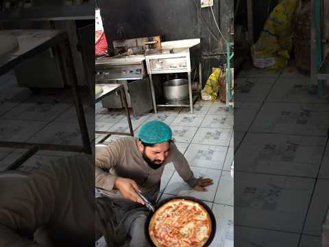Pizza urr gya 😂 #comedy #funny #pizzapie #pizza #food #pizzaschool #pizzalover