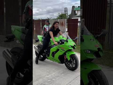 Zx10rr 🔥 #kawasaki #zx10rr #motorcycle #bikergirl #youtubeshorts #shorts