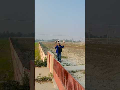 রাস্তা ঘুরালাম ফুটবলের উপর দিয়ে😃 #youtubeshorts #foryou #football #skills #challenge #reels #video