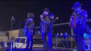 Sangre Norteña De Paredones - La Loca (En Vivo Desde Ciudad Morelos)