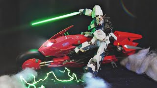 アニメ界に革命をおこした伝説のシーンをガンプラで再現❗バイクを乗り回すガンダム❗【νガンダム】【AKIRA アキラ】
