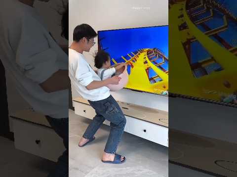 Papa shows magic trick to her daughter #ytshort