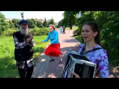 ❤️Озорная зажигалочка из города «Орёл» порадовала весёлой песней «Сизая голубка"(милый мой дедочек)