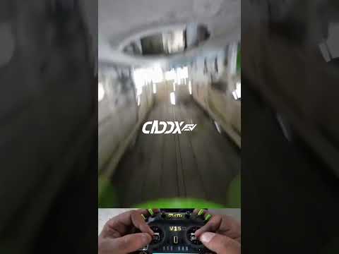 Caddx FPV invite les pilotes a repousser leurs limites en freestyle