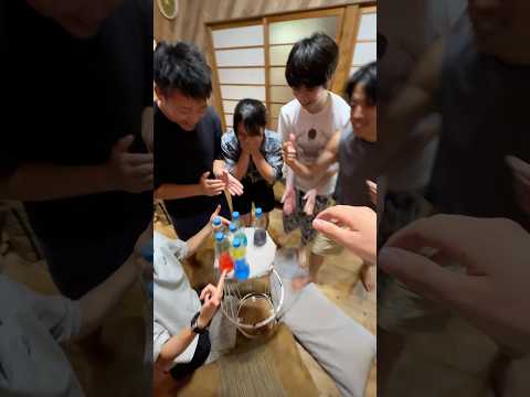 サボっている人は誰ですか？#twins #神業 #trickshots #ボトルフリップ