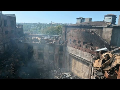 Ukraine: Firefighters at scene after deadly Russian strikes in Kharkiv | AFP