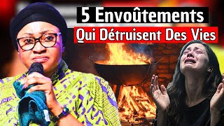Voici les 5 Envoûtements Que les Sorciers Utilisent Pour Te Détruire